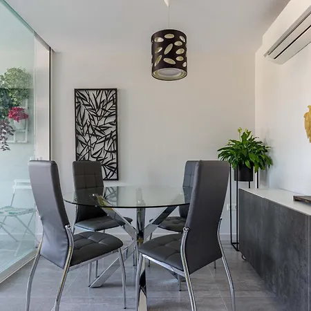 Living4malaga Chillout Garden Deluxe Apartment